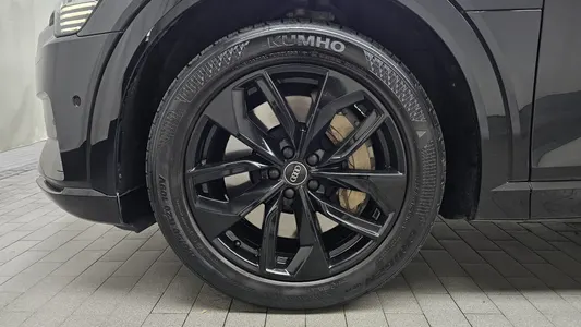 Audi e- 55 2020 5