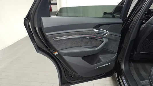 Audi e- 55 2020 25