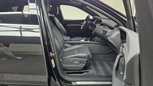 Audi e- 55 2020 26
