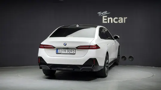 BMW 5 Series (G60) 530i xDrive M 2024 4