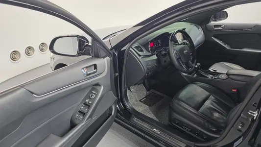 Kia K7 VG270 2010 11