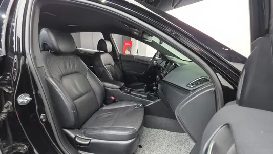 Kia K7 VG270 2010 10