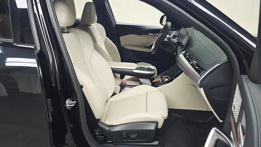 BMW iX2 (U10) eDrive 20 M 2024 26