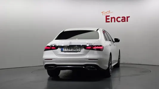 Mercedes-Benz E-Class W213 E220d 4MATIC AMG Line 2020 4