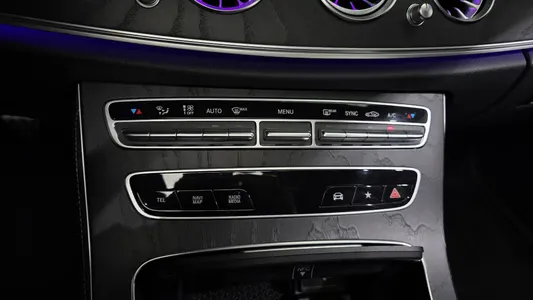 Mercedes-Benz E-Class W213 E220d 4MATIC AMG Line 2020 30