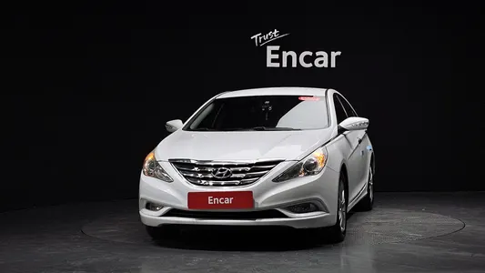Hyundai YF Y20 2010