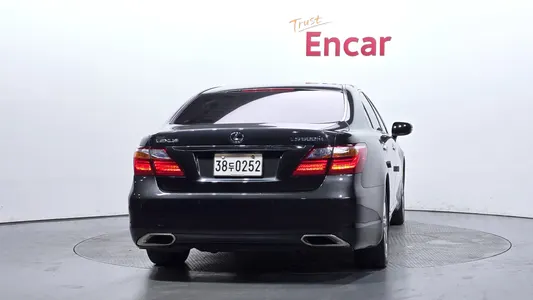 Lexus LS600hL 5 Ottoman 2010 4