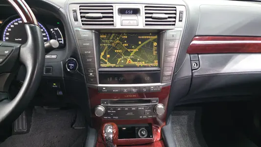 Lexus LS600hL 5 Ottoman 2010 14