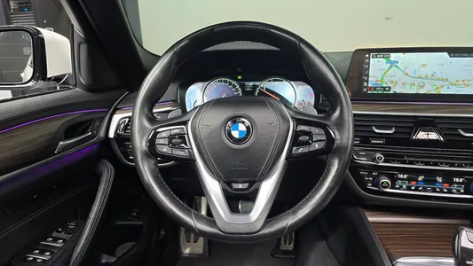 BMW 5 Series (G30) 520d xDrive M 2017 11