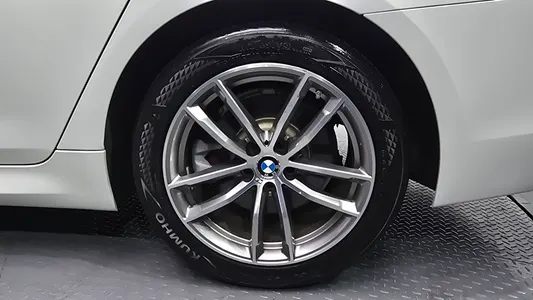 BMW 5 Series (G30) 520d xDrive M 2017 21