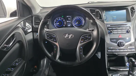 Hyundai Grandeur HG HG240 2015 14