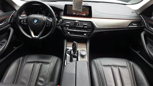 BMW 5 Series (G30) 530i 2019 7