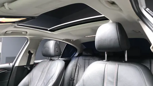 BMW 5 Series (G30) 530i 2019 18