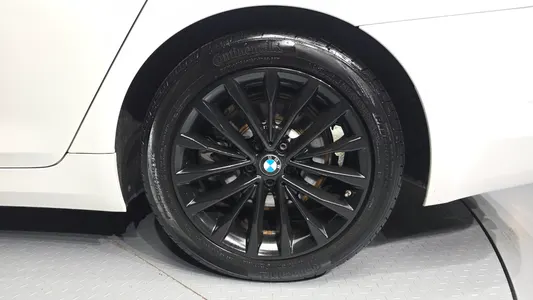 BMW 5 Series (G30) 530i 2019 21