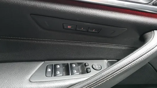 BMW 5 Series (G30) 530i 2019 29