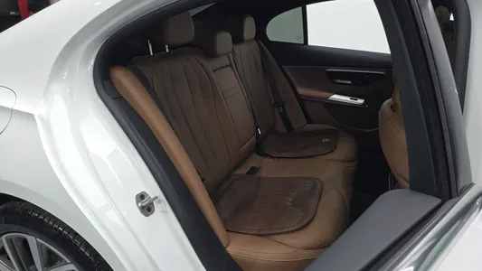 Mercedes-Benz E-Class W214 E220d 4MATIC 2024 10