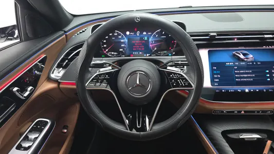 Mercedes-Benz E-Class W214 E220d 4MATIC 2024 13