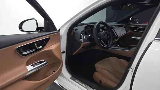 Mercedes-Benz E-Class W214 E220d 4MATIC 2024 9