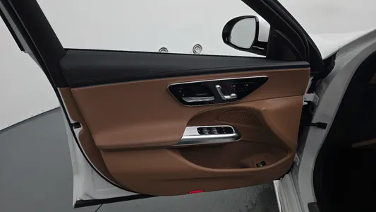 Mercedes-Benz E-Class W214 E220d 4MATIC 2024 24