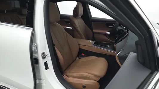 Mercedes-Benz E-Class W214 E220d 4MATIC 2024 26