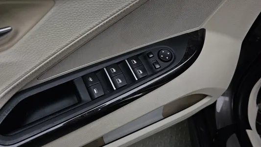 BMW 6 Series (F12) 650i 2013 15