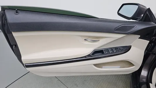 BMW 6 Series (F12) 650i 2013 24