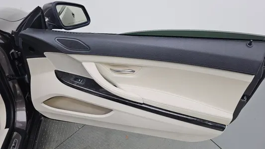 BMW 6 Series (F12) 650i 2013 25