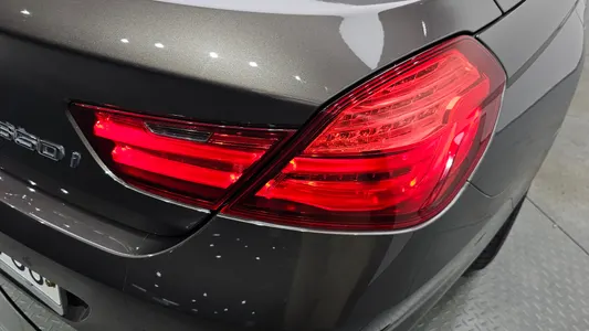 BMW 6 Series (F12) 650i 2013 23