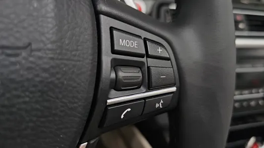 BMW 6 Series (F12) 650i 2013 29