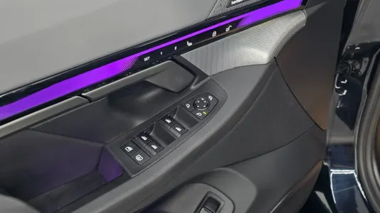 BMW 5 Series (G60) 530e M 2025 7