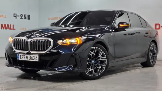 BMW 5 Series (G60) 530e M 2025