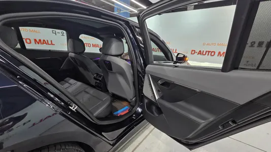 BMW 5 Series (G60) 530e M 2025 15