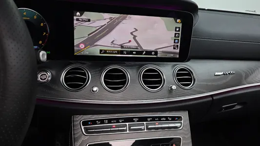 Mercedes-Benz E-Class W213 E350 4MATIC AMG Line 2021 14