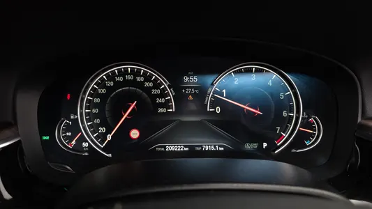BMW 5 Series (G30) 530i M 2017 8