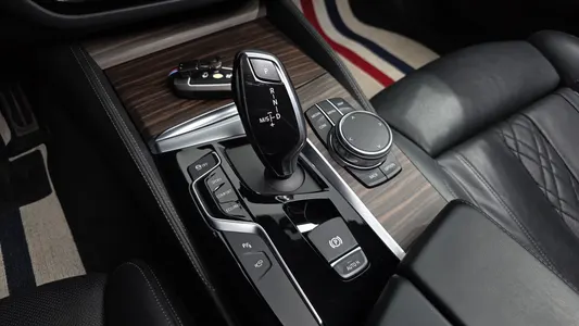 BMW 5 Series (G30) 530i M 2017 9