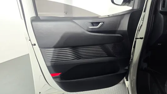 Hyundai Staria 11 2024 25