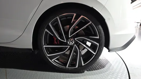 Volkswagen 8 2.0 GTI 2024 22