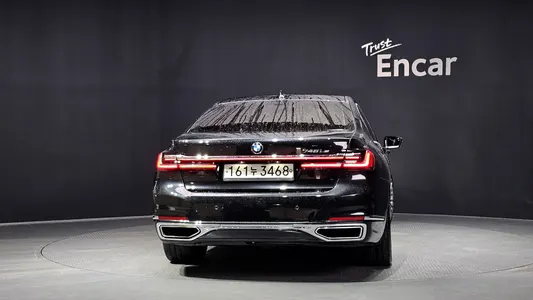 BMW 7 Series (G11) 745Le i 2020 4