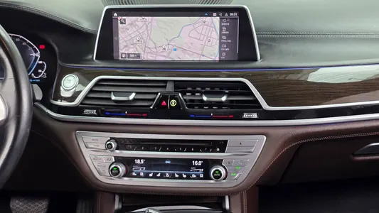 BMW 7 Series (G11) 745Le i 2020 14
