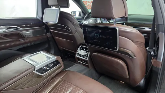 BMW 7 Series (G11) 745Le i 2020 17