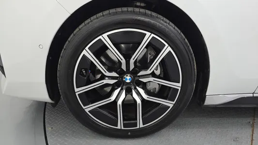 BMW 7 Series (G70) 740i xDrive M 2024 5