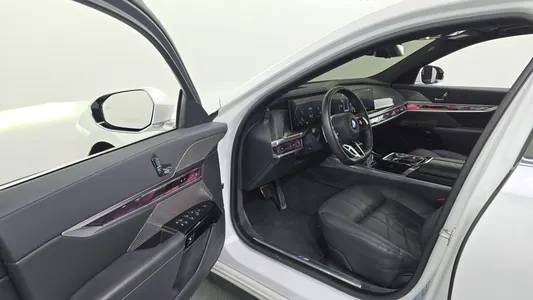 BMW 7 Series (G70) 740i xDrive M 2024 10