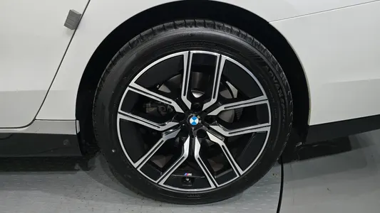 BMW 7 Series (G70) 740i xDrive M 2024 21