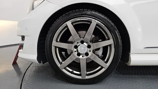 Mercedes-Benz C-Class W204 C200 CGI 2013 5