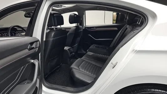 Volkswagen GT(B8) 2.0 TDI 2022 11