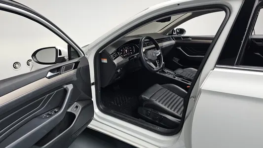 Volkswagen GT(B8) 2.0 TDI 2022 9
