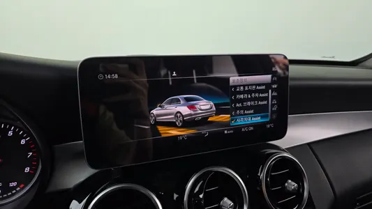 Mercedes-Benz C-Class W205 C200 2019 30