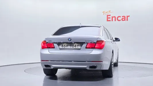 BMW 7 Series (F01) 750Li xDrive 2013 4