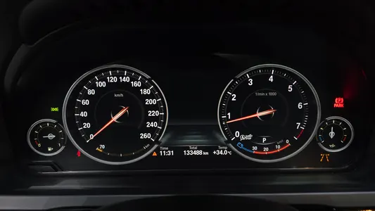 BMW 7 Series (F01) 750Li xDrive 2013 8