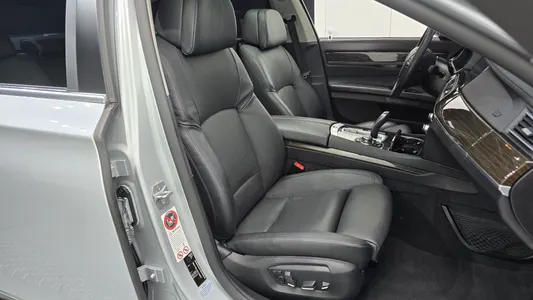 BMW 7 Series (F01) 750Li xDrive 2013 11